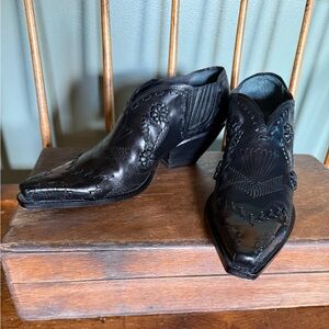 BCBG Women’s Black Western Embroidered Boots